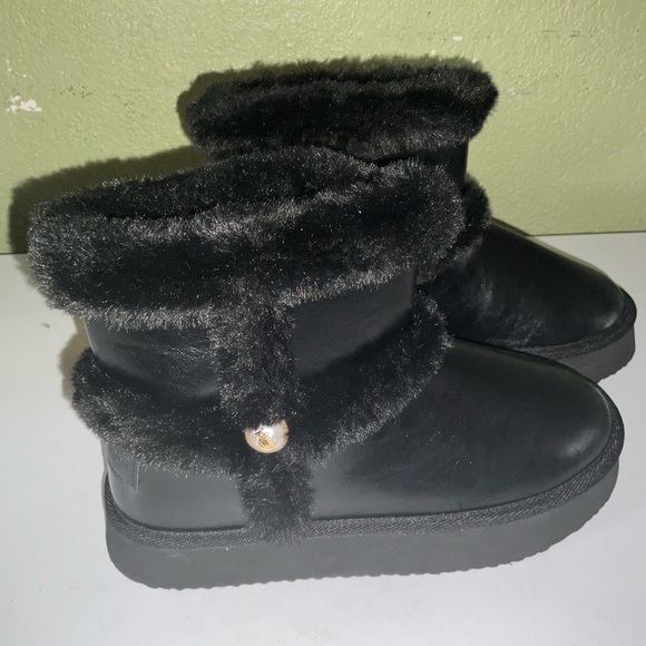 Juicy Couture, black furry boots size 7 - Picture 2 of 6